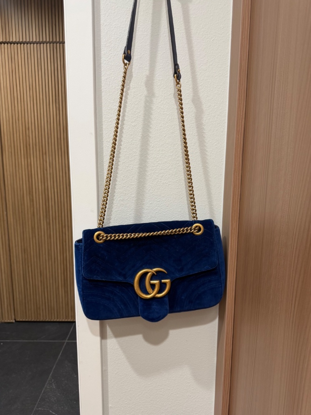 Gucci GG Marmont Blue Velvet Medium Shoulder Bag Heart Back - Picture 3 of 5